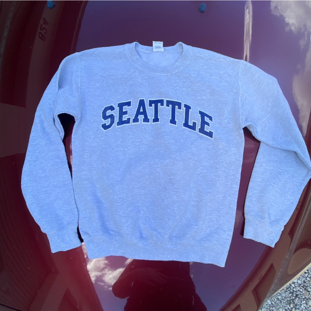 SEATTLE vintage gray crewneck sweatshirt S adults